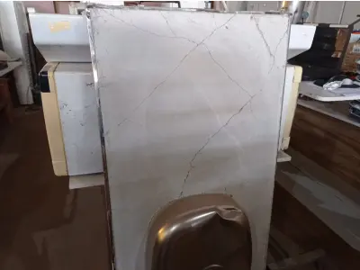 LOTE 128 - 01 PIA EM AÇO INOX CIMENTADO MEDINDO 1,40M X 0,53CM. (NO ESTADO) ATENÇÃO! FAZER A VISITAÇÃO ANTES DE ARREMATAR, NÃO SABEMOS SE FUNCIONA. LEILÃO NÃO TEM GARANTIA E NEM DEVOLUÇÃO, SUJEITO A POSSÍVEIS AVARIAS VISÍVEIS/OCULTAS E/OU AUSÊNCIA DE COMPONENTES.