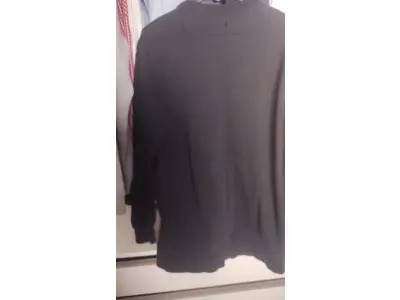 LOTE 677 - BLUSA ORIGINAL GIVENCHY PARIS PREÇO DE MERCADO R$5,000,00 TAMANHO M. (NO ESTADO)