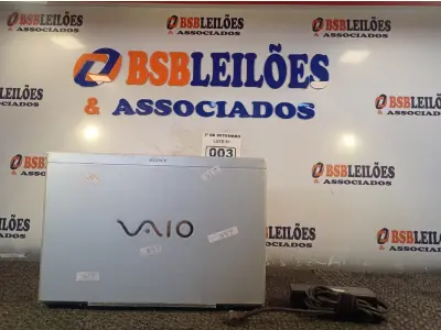 LOTE 003 - 01 NOTEBOOK SONY VAIO I5, 4GB TELA QUEBRADA COM FONTE. (NO ESTADO) ATENÇÃO! FAZER A VISITAÇÃO ANTES DE ARREMATAR, NÃO SABEMOS SE FUNCIONA. LEILÃO NÃO TEM GARANTIA E NEM DEVOLUÇÃO, SUJEITO A POSSÍVEIS AVARIAS VISÍVEIS/OCULTAS E/OU AUSÊNCIA DE COMPONENTES.