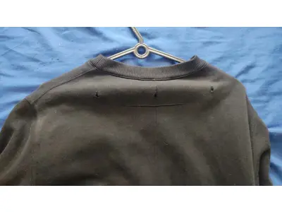 LOTE 677 - BLUSA ORIGINAL GIVENCHY PARIS PREÇO DE MERCADO R$5,000,00 TAMANHO M. (NO ESTADO)