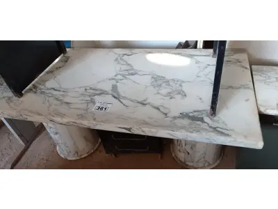 LOTE 361 - 01 BALCÃO BAIXO COM GAVETAS E 02 MESAS SENDO 01 EM MÁRMORE BRANCO ITALIANO. (NO ESTADO) ATENÇÃO! FAZER A VISITAÇÃO ANTES DE ARREMATAR, NÃO SABEMOS SE FUNCIONA. LEILÃO NÃO TEM GARANTIA E NEM DEVOLUÇÃO, SUJEITO A POSSÍVEIS AVARIAS VISÍVEIS/OCULTAS E/OU AUSÊNCIA DE COMPONENTES.