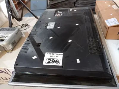 LOTE 296 - 02 TV’S MARCAS E MODELOS DIVERSOS PARA RETIRADA DE PEÇAS. (NO ESTADO) ATENÇÃO! FAZER A VISITAÇÃO ANTES DE ARREMATAR, NÃO SABEMOS SE FUNCIONA. LEILÃO NÃO TEM GARANTIA E NEM DEVOLUÇÃO, SUJEITO A POSSÍVEIS AVARIAS VISÍVEIS/OCULTAS E/OU AUSÊNCIA DE COMPONENTES.
