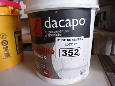 LOTE 352 - 01 BALDE DE CIMENTO QUEIMADO DACAPÓ 25KG. (NO ESTADO) ATENÇÃO! FAZER A VISITAÇÃO ANTES DE ARREMATAR, NÃO SABEMOS SE FUNCIONA. LEILÃO NÃO TEM GARANTIA E NEM DEVOLUÇÃO, SUJEITO A POSSÍVEIS AVARIAS VISÍVEIS/OCULTAS E/OU AUSÊNCIA DE COMPONENTES.