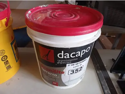 LOTE 352 - 01 BALDE DE CIMENTO QUEIMADO DACAPÓ 25KG. (NO ESTADO) ATENÇÃO! FAZER A VISITAÇÃO ANTES DE ARREMATAR, NÃO SABEMOS SE FUNCIONA. LEILÃO NÃO TEM GARANTIA E NEM DEVOLUÇÃO, SUJEITO A POSSÍVEIS AVARIAS VISÍVEIS/OCULTAS E/OU AUSÊNCIA DE COMPONENTES.