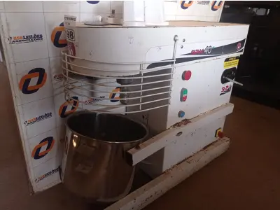 LOTE 198 - 01 MASSEIRA INDUSTRIAL BPM40. (NO ESTADO) ATENÇÃO! FAZER A VISITAÇÃO ANTES DE ARREMATAR, NÃO SABEMOS SE FUNCIONA. LEILÃO NÃO TEM GARANTIA E NEM DEVOLUÇÃO, SUJEITO A POSSÍVEIS AVARIAS VISÍVEIS/OCULTAS E/OU AUSÊNCIA DE COMPONENTES.