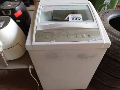 LOTE 335 - 01 MÁQUINA DE LAVAR ROUPAS MARCA BRASTEMP. (NO ESTADO) ATENÇÃO! FAZER A VISITAÇÃO ANTES DE ARREMATAR, NÃO SABEMOS SE FUNCIONA. LEILÃO NÃO TEM GARANTIA E NEM DEVOLUÇÃO, SUJEITO A POSSÍVEIS AVARIAS VISÍVEIS/OCULTAS E/OU AUSÊNCIA DE COMPONENTES.