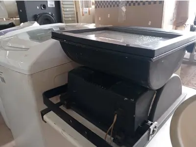 LOTE 257 - 02 LUMINÁRIAS DE PÁTIO. (NO ESTADO) ATENÇÃO! FAZER A VISITAÇÃO ANTES DE ARREMATAR, NÃO SABEMOS SE FUNCIONA. LEILÃO NÃO TEM GARANTIA E NEM DEVOLUÇÃO, SUJEITO A POSSÍVEIS AVARIAS VISÍVEIS/OCULTAS E/OU AUSÊNCIA DE COMPONENTES.
