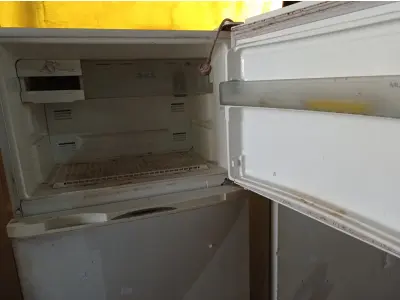 LOTE 304 - 01 GELADEIRA MARCA BRASTEMP 220V. (NO ESTADO) ATENÇÃO! FAZER A VISITAÇÃO ANTES DE ARREMATAR, NÃO SABEMOS SE FUNCIONA. LEILÃO NÃO TEM GARANTIA E NEM DEVOLUÇÃO, SUJEITO A POSSÍVEIS AVARIAS VISÍVEIS/OCULTAS E/OU AUSÊNCIA DE COMPONENTES.