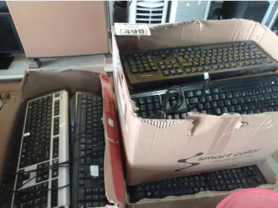 LOTE 498 - 01 LOTE COM GRANDE QUANTIDADE DE TECLADOS PARA PC MARCAS E MODELOS DIVERSOS. (NO ESTADO) ATENÇÃO! FAZER A VISITAÇÃO ANTES DE ARREMATAR, NÃO SABEMOS SE FUNCIONA. LEILÃO NÃO TEM GARANTIA E NEM DEVOLUÇÃO, SUJEITO A POSSÍVEIS AVARIAS VISÍVEIS/OCULTAS E/OU AUSÊNCIA DE COMPONENTES.