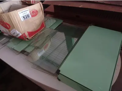 LOTE 526 - 01 ESTANTE DE VIDRO MODULAR DESMONTADA. (NO ESTADO) ATENÇÃO! FAZER A VISITAÇÃO ANTES DE ARREMATAR, NÃO SABEMOS SE FUNCIONA. LEILÃO NÃO TEM GARANTIA E NEM DEVOLUÇÃO, SUJEITO A POSSÍVEIS AVARIAS VISÍVEIS/OCULTAS E/OU AUSÊNCIA DE COMPONENTES.