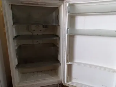 LOTE 304 - 01 GELADEIRA MARCA BRASTEMP 220V. (NO ESTADO) ATENÇÃO! FAZER A VISITAÇÃO ANTES DE ARREMATAR, NÃO SABEMOS SE FUNCIONA. LEILÃO NÃO TEM GARANTIA E NEM DEVOLUÇÃO, SUJEITO A POSSÍVEIS AVARIAS VISÍVEIS/OCULTAS E/OU AUSÊNCIA DE COMPONENTES.