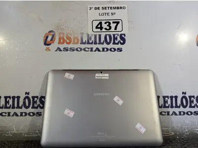 LOTE 437 - 01 TABLET SAMSUNG TAB2 10.1 COM CABO. (NO ESTADO) ATENÇÃO! FAZER A VISITAÇÃO ANTES DE ARREMATAR, NÃO SABEMOS SE FUNCIONA. LEILÃO NÃO TEM GARANTIA E NEM DEVOLUÇÃO, SUJEITO A POSSÍVEIS AVARIAS VISÍVEIS/OCULTAS E/OU AUSÊNCIA DE COMPONENTES.