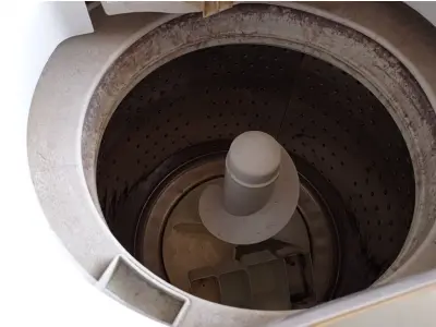 LOTE 335 - 01 MÁQUINA DE LAVAR ROUPAS MARCA BRASTEMP. (NO ESTADO) ATENÇÃO! FAZER A VISITAÇÃO ANTES DE ARREMATAR, NÃO SABEMOS SE FUNCIONA. LEILÃO NÃO TEM GARANTIA E NEM DEVOLUÇÃO, SUJEITO A POSSÍVEIS AVARIAS VISÍVEIS/OCULTAS E/OU AUSÊNCIA DE COMPONENTES.
