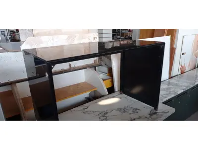 LOTE 361 - 01 BALCÃO BAIXO COM GAVETAS E 02 MESAS SENDO 01 EM MÁRMORE BRANCO ITALIANO. (NO ESTADO) ATENÇÃO! FAZER A VISITAÇÃO ANTES DE ARREMATAR, NÃO SABEMOS SE FUNCIONA. LEILÃO NÃO TEM GARANTIA E NEM DEVOLUÇÃO, SUJEITO A POSSÍVEIS AVARIAS VISÍVEIS/OCULTAS E/OU AUSÊNCIA DE COMPONENTES.