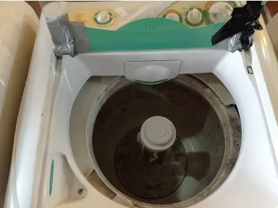 LOTE 310 - 01 MÁQUINA DE LAVAR ROUPAS MARCA CÔNSUL CAPACIDADE 10KG 220V. (NO ESTADO) ATENÇÃO! FAZER A VISITAÇÃO ANTES DE ARREMATAR, NÃO SABEMOS SE FUNCIONA. LEILÃO NÃO TEM GARANTIA E NEM DEVOLUÇÃO, SUJEITO A POSSÍVEIS AVARIAS VISÍVEIS/OCULTAS E/OU AUSÊNCIA DE COMPONENTES.