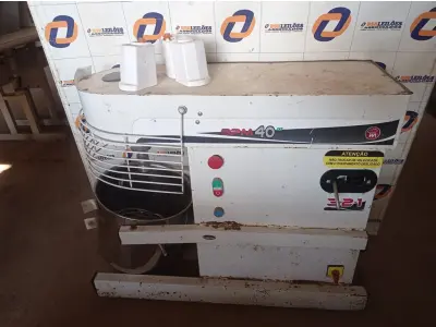 LOTE 198 - 01 MASSEIRA INDUSTRIAL BPM40. (NO ESTADO) ATENÇÃO! FAZER A VISITAÇÃO ANTES DE ARREMATAR, NÃO SABEMOS SE FUNCIONA. LEILÃO NÃO TEM GARANTIA E NEM DEVOLUÇÃO, SUJEITO A POSSÍVEIS AVARIAS VISÍVEIS/OCULTAS E/OU AUSÊNCIA DE COMPONENTES.