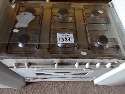 LOTE 331 - 01 FOGÃO A GÁS 06 BOCAS MARCA ESMALTEC. (NO ESTADO) ATENÇÃO! FAZER A VISITAÇÃO ANTES DE ARREMATAR, NÃO SABEMOS SE FUNCIONA. LEILÃO NÃO TEM GARANTIA E NEM DEVOLUÇÃO, SUJEITO A POSSÍVEIS AVARIAS VISÍVEIS/OCULTAS E/OU AUSÊNCIA DE COMPONENTES.