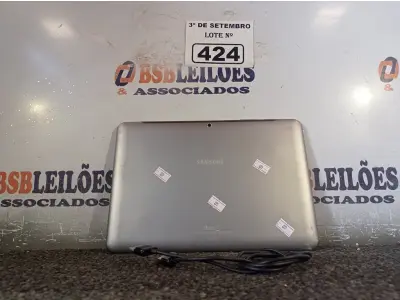LOTE 424 - 01 TABLET SAMSUNG TAB2 10.1 COM CABO. (NO ESTADO) ATENÇÃO! FAZER A VISITAÇÃO ANTES DE ARREMATAR, NÃO SABEMOS SE FUNCIONA. LEILÃO NÃO TEM GARANTIA E NEM DEVOLUÇÃO, SUJEITO A POSSÍVEIS AVARIAS VISÍVEIS/OCULTAS E/OU AUSÊNCIA DE COMPONENTES.