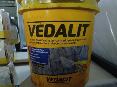 LOTE 288 - 01 BALDE DE VEDALIT, ADITIVO PLASTIFICANTE CONCENTRADO PARA ARGAMASSA DE ASSENTAMENTO E REBOCO CONVENCIONAL 18L. (NO ESTADO) ATENÇÃO! FAZER A VISITAÇÃO ANTES DE ARREMATAR, NÃO SABEMOS SE FUNCIONA. LEILÃO NÃO TEM GARANTIA E NEM DEVOLUÇÃO, SUJEITO A POSSÍVEIS AVARIAS VISÍVEIS/OCULTAS E/OU AUSÊNCIA DE COMPONENTES.