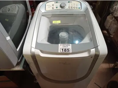 LOTE 185 - 01 LAVA SECA MARCA ELECTROLUX CAPACIDADE 12KG 220V. (NO ESTADO) ATENÇÃO! FAZER A VISITAÇÃO ANTES DE ARREMATAR, NÃO SABEMOS SE FUNCIONA. LEILÃO NÃO TEM GARANTIA E NEM DEVOLUÇÃO, SUJEITO A POSSÍVEIS AVARIAS VISÍVEIS/OCULTAS E/OU AUSÊNCIA DE COMPONENTES.