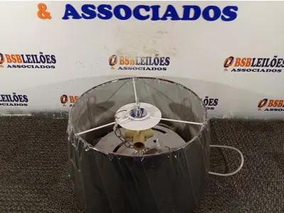 LOTE 235 - 01 PENDENTE SÃO PAULO 3XE27 PRETO. (NO ESTADO) ATENÇÃO! FAZER A VISITAÇÃO ANTES DE ARREMATAR, NÃO SABEMOS SE FUNCIONA. LEILÃO NÃO TEM GARANTIA E NEM DEVOLUÇÃO, SUJEITO A POSSÍVEIS AVARIAS VISÍVEIS/OCULTAS E/OU AUSÊNCIA DE COMPONENTES.
