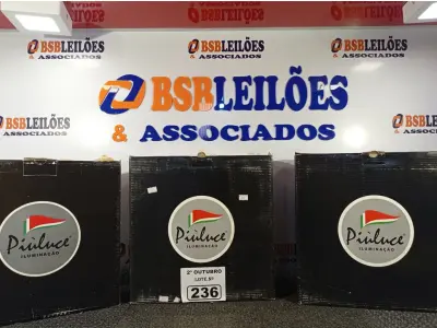 LOTE 236 - 03 LUMINÁRIAS DE EMBUTIR 30X30 PIOLUCE. (NO ESTADO) ATENÇÃO! FAZER A VISITAÇÃO ANTES DE ARREMATAR, NÃO SABEMOS SE FUNCIONA. LEILÃO NÃO TEM GARANTIA E NEM DEVOLUÇÃO, SUJEITO A POSSÍVEIS AVARIAS VISÍVEIS/OCULTAS E/OU AUSÊNCIA DE COMPONENTES.