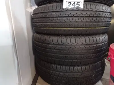 LOTE 245 - 04 PNEUS REMOLD NAS MEDIDAS 185/65/15. (NO ESTADO) ATENÇÃO! FAZER A VISITAÇÃO ANTES DE ARREMATAR, NÃO SABEMOS SE FUNCIONA. LEILÃO NÃO TEM GARANTIA E NEM DEVOLUÇÃO, SUJEITO A POSSÍVEIS AVARIAS VISÍVEIS/OCULTAS E/OU AUSÊNCIA DE COMPONENTES.