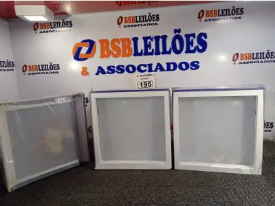 LOTE 195 - 03 LUMINÁRIAS DE EMBUTIR MARCA EDIBRAZ. (NO ESTADO) ATENÇÃO! FAZER A VISITAÇÃO ANTES DE ARREMATAR, NÃO SABEMOS SE FUNCIONA. LEILÃO NÃO TEM GARANTIA E NEM DEVOLUÇÃO, SUJEITO A POSSÍVEIS AVARIAS VISÍVEIS/OCULTAS E/OU AUSÊNCIA DE COMPONENTES.