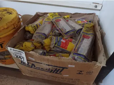 LOTE 241 - 01 LOTE COM VÁRIOS REATORES PARA LÂMPADAS FLUORESCENTE MARCAS E MODELOS DIVERSOS. (NO ESTADO) ATENÇÃO! FAZER A VISITAÇÃO ANTES DE ARREMATAR, NÃO SABEMOS SE FUNCIONA. LEILÃO NÃO TEM GARANTIA E NEM DEVOLUÇÃO, SUJEITO A POSSÍVEIS AVARIAS VISÍVEIS/OCULTAS E/OU AUSÊNCIA DE COMPONENTES.