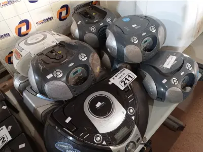 LOTE 211 - 10 APARELHOS DE SOM MARCAS E MODELOS DIVERSOS. (NO ESTADO) ATENÇÃO! FAZER A VISITAÇÃO ANTES DE ARREMATAR, NÃO SABEMOS SE FUNCIONA. LEILÃO NÃO TEM GARANTIA E NEM DEVOLUÇÃO, SUJEITO A POSSÍVEIS AVARIAS VISÍVEIS/OCULTAS E/OU AUSÊNCIA DE COMPONENTES.