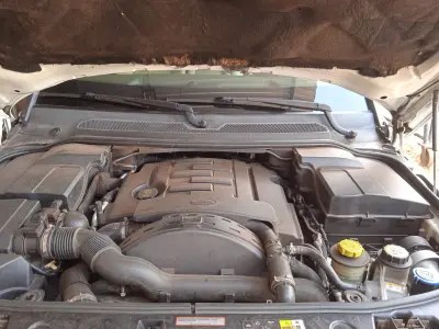 LOTE 506 - 01 I/LAND ROVER DISCOVERY 4 3.0 SE , DIESEL, COR BRANCA, ANO 2011/2012 (BLINDADA) (NO ESTADO)