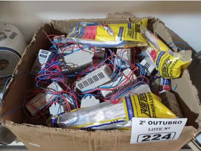 LOTE 224 - 01 LOTE COM VÁRIOS REATORES PARA LÂMPADAS FLUORESCENTE MARCAS E MODELOS DIVERSOS. (NO ESTADO) ATENÇÃO! FAZER A VISITAÇÃO ANTES DE ARREMATAR, NÃO SABEMOS SE FUNCIONA. LEILÃO NÃO TEM GARANTIA E NEM DEVOLUÇÃO, SUJEITO A POSSÍVEIS AVARIAS VISÍVEIS/OCULTAS E/OU AUSÊNCIA DE COMPONENTES.