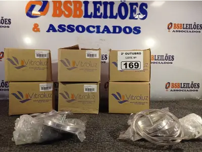 LOTE 169 - 06 LUMINÁRIAS PENDENTE FOSCO VITROLUX CÓD. C-003. (NO ESTADO) ATENÇÃO! FAZER A VISITAÇÃO ANTES DE ARREMATAR, NÃO SABEMOS SE FUNCIONA. LEILÃO NÃO TEM GARANTIA E NEM DEVOLUÇÃO, SUJEITO A POSSÍVEIS AVARIAS VISÍVEIS/OCULTAS E/OU AUSÊNCIA DE COMPONENTES.