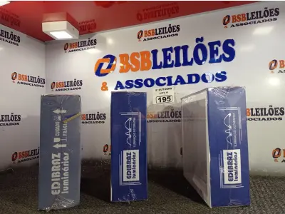 LOTE 195 - 03 LUMINÁRIAS DE EMBUTIR MARCA EDIBRAZ. (NO ESTADO) ATENÇÃO! FAZER A VISITAÇÃO ANTES DE ARREMATAR, NÃO SABEMOS SE FUNCIONA. LEILÃO NÃO TEM GARANTIA E NEM DEVOLUÇÃO, SUJEITO A POSSÍVEIS AVARIAS VISÍVEIS/OCULTAS E/OU AUSÊNCIA DE COMPONENTES.