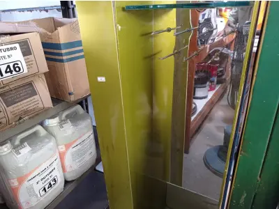 LOTE 155 - 01 EXPOSITOR EM ACRÍLICO. (NO ESTADO) ATENÇÃO! FAZER A VISITAÇÃO ANTES DE ARREMATAR, NÃO SABEMOS SE FUNCIONA. LEILÃO NÃO TEM GARANTIA E NEM DEVOLUÇÃO, SUJEITO A POSSÍVEIS AVARIAS VISÍVEIS/OCULTAS E/OU AUSÊNCIA DE COMPONENTES.
