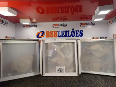 LOTE 106 - 03 LUMINÁRIAS DE EMBUTIR MARCAS EDIBRAZ. (NO ESTADO) ATENÇÃO! FAZER A VISITAÇÃO ANTES DE ARREMATAR, NÃO SABEMOS SE FUNCIONA. LEILÃO NÃO TEM GARANTIA E NEM DEVOLUÇÃO, SUJEITO A POSSÍVEIS AVARIAS VISÍVEIS/OCULTAS E/OU AUSÊNCIA DE COMPONENTES.