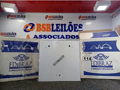 LOTE 114 - 02 PLAFONS 117 BRANCO MARCAS EDIBRAZ. (NO ESTADO) ATENÇÃO! FAZER A VISITAÇÃO ANTES DE ARREMATAR, NÃO SABEMOS SE FUNCIONA. LEILÃO NÃO TEM GARANTIA E NEM DEVOLUÇÃO, SUJEITO A POSSÍVEIS AVARIAS VISÍVEIS/OCULTAS E/OU AUSÊNCIA DE COMPONENTES.