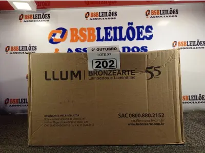 LOTE 202 - 01 PENDENTE SÃO PAULO NA COR BRANCA. (NO ESTADO) ATENÇÃO! FAZER A VISITAÇÃO ANTES DE ARREMATAR, NÃO SABEMOS SE FUNCIONA. LEILÃO NÃO TEM GARANTIA E NEM DEVOLUÇÃO, SUJEITO A POSSÍVEIS AVARIAS VISÍVEIS/OCULTAS E/OU AUSÊNCIA DE COMPONENTES.