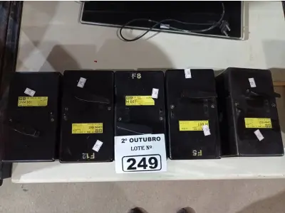 LOTE 249 - 05 CHAVES SECCIONADORAS GM 661. (NO ESTADO) ATENÇÃO! FAZER A VISITAÇÃO ANTES DE ARREMATAR, NÃO SABEMOS SE FUNCIONA. LEILÃO NÃO TEM GARANTIA E NEM DEVOLUÇÃO, SUJEITO A POSSÍVEIS AVARIAS VISÍVEIS/OCULTAS E/OU AUSÊNCIA DE COMPONENTES.