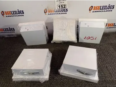 LOTE 152 - 05 LUMINÁRIAS DE EMBUTIR MARCAS EDIBRAZ. (NO ESTADO) ATENÇÃO! FAZER A VISITAÇÃO ANTES DE ARREMATAR, NÃO SABEMOS SE FUNCIONA. LEILÃO NÃO TEM GARANTIA E NEM DEVOLUÇÃO, SUJEITO A POSSÍVEIS AVARIAS VISÍVEIS/OCULTAS E/OU AUSÊNCIA DE COMPONENTES.