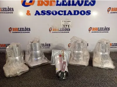 LOTE 171 - 05 LUMINÁRIAS DE EMBUTIR QUADRADA 1XE-27 MF 112 METAL TÉCNICA. (NO ESTADO) ATENÇÃO! FAZER A VISITAÇÃO ANTES DE ARREMATAR, NÃO SABEMOS SE FUNCIONA. LEILÃO NÃO TEM GARANTIA E NEM DEVOLUÇÃO, SUJEITO A POSSÍVEIS AVARIAS VISÍVEIS/OCULTAS E/OU AUSÊNCIA DE COMPONENTES.