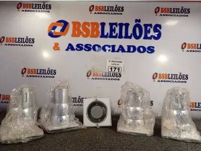 LOTE 171 - 05 LUMINÁRIAS DE EMBUTIR QUADRADA 1XE-27 MF 112 METAL TÉCNICA. (NO ESTADO) ATENÇÃO! FAZER A VISITAÇÃO ANTES DE ARREMATAR, NÃO SABEMOS SE FUNCIONA. LEILÃO NÃO TEM GARANTIA E NEM DEVOLUÇÃO, SUJEITO A POSSÍVEIS AVARIAS VISÍVEIS/OCULTAS E/OU AUSÊNCIA DE COMPONENTES.