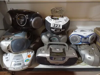 LOTE 223 - 10 APARELHOS DE SOM MARCAS E MODELOS DIVERSOS. (NO ESTADO) ATENÇÃO! FAZER A VISITAÇÃO ANTES DE ARREMATAR, NÃO SABEMOS SE FUNCIONA. LEILÃO NÃO TEM GARANTIA E NEM DEVOLUÇÃO, SUJEITO A POSSÍVEIS AVARIAS VISÍVEIS/OCULTAS E/OU AUSÊNCIA DE COMPONENTES.