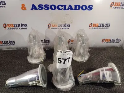 LOTE 577 - 06 LUMINÁRIAS DE EMBUTIR. (NO ESTADO) ATENÇÃO! FAZER A VISITAÇÃO ANTES DE ARREMATAR, NÃO SABEMOS SE FUNCIONA. LEILÃO NÃO TEM GARANTIA E NEM DEVOLUÇÃO, SUJEITO A POSSÍVEIS AVARIAS VISÍVEIS/OCULTAS E/OU AUSÊNCIA DE COMPONENTES.