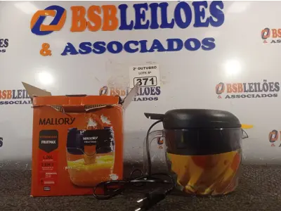 LOTE 371 - 01 ESPREMEDOR FRUITMAX 127V. (NO ESTADO) ATENÇÃO! FAZER A VISITAÇÃO ANTES DE ARREMATAR, NÃO SABEMOS SE FUNCIONA. LEILÃO NÃO TEM GARANTIA E NEM DEVOLUÇÃO, SUJEITO A POSSÍVEIS AVARIAS VISÍVEIS/OCULTAS E/OU AUSÊNCIA DE COMPONENTES.