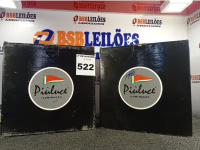 LOTE 522 - 02 PLAFONS DE SOBREPOR 40X40. (NO ESTADO) ATENÇÃO! FAZER A VISITAÇÃO ANTES DE ARREMATAR, NÃO SABEMOS SE FUNCIONA. LEILÃO NÃO TEM GARANTIA E NEM DEVOLUÇÃO, SUJEITO A POSSÍVEIS AVARIAS VISÍVEIS/OCULTAS E/OU AUSÊNCIA DE COMPONENTES.