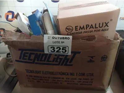 LOTE 325 - 01 LOTE COM VÁRIAS LÂMPADAS REDONDAS FLUORESCENTES E REATORES MARCAS E MODELOS DIVERSOS. (NO ESTADO) ATENÇÃO! FAZER A VISITAÇÃO ANTES DE ARREMATAR, NÃO SABEMOS SE FUNCIONA. LEILÃO NÃO TEM GARANTIA E NEM DEVOLUÇÃO, SUJEITO A POSSÍVEIS AVARIAS VISÍVEIS/OCULTAS E/OU AUSÊNCIA DE COMPONENTES.