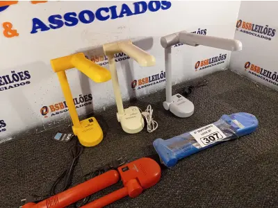 LOTE 307 - 05 LUMINÁRIAS DE MESA PELICANO CORES DIVERSAS. (NO ESTADO) ATENÇÃO! FAZER A VISITAÇÃO ANTES DE ARREMATAR, NÃO SABEMOS SE FUNCIONA. LEILÃO NÃO TEM GARANTIA E NEM DEVOLUÇÃO, SUJEITO A POSSÍVEIS AVARIAS VISÍVEIS/OCULTAS E/OU AUSÊNCIA DE COMPONENTES.
