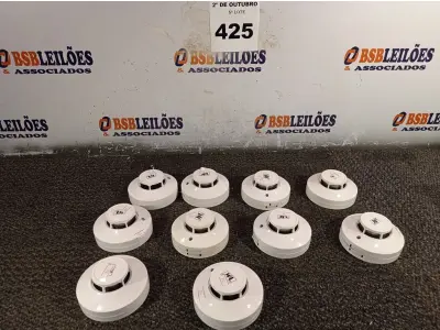 LOTE 425 - 10 DETECTORES DE FUMAÇA. (NO ESTADO) ATENÇÃO! FAZER A VISITAÇÃO ANTES DE ARREMATAR, NÃO SABEMOS SE FUNCIONA. LEILÃO NÃO TEM GARANTIA E NEM DEVOLUÇÃO, SUJEITO A POSSÍVEIS AVARIAS VISÍVEIS/OCULTAS E/OU AUSÊNCIA DE COMPONENTES.