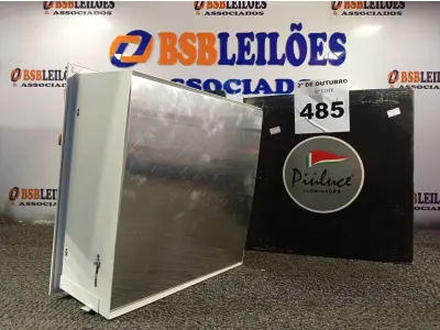 LOTE 485 - 02 LUMINÁRIAS DE EMBUTIR 30X30 PIOLUCE. (NO ESTADO) ATENÇÃO! FAZER A VISITAÇÃO ANTES DE ARREMATAR, NÃO SABEMOS SE FUNCIONA. LEILÃO NÃO TEM GARANTIA E NEM DEVOLUÇÃO, SUJEITO A POSSÍVEIS AVARIAS VISÍVEIS/OCULTAS E/OU AUSÊNCIA DE COMPONENTES.